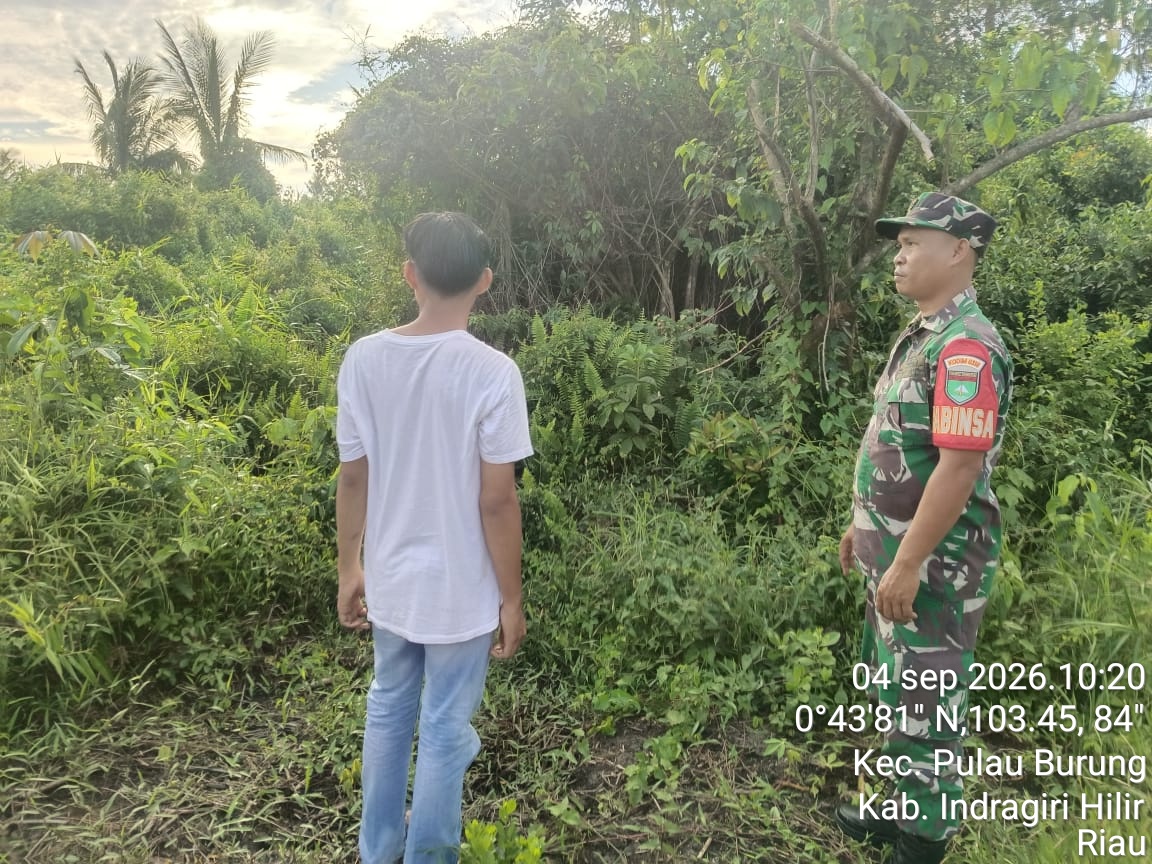 Babinsa Pulau Burung Laksanakan Patroli Dialogis Tapal Batas