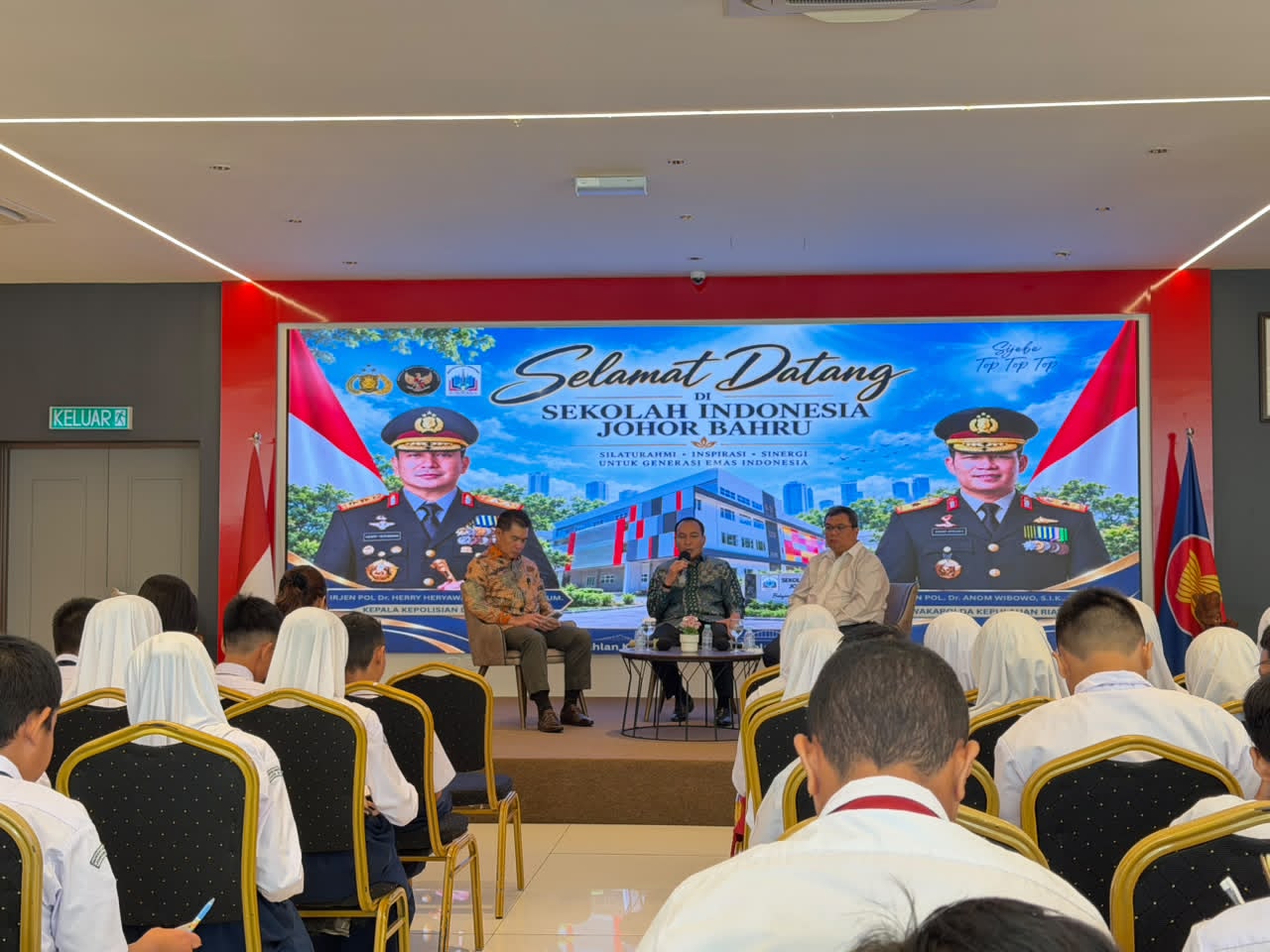 Temui Polisi Malaysia, Kapolda Riau  Paparkan Gotong Royong Tangani Karhutlah