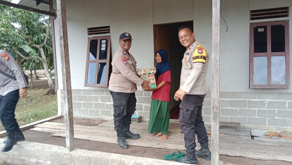 Giat Jumat Berkah Polsek Pulau Burung, Wujud Perhatian Sosial Kepada Masyarakat