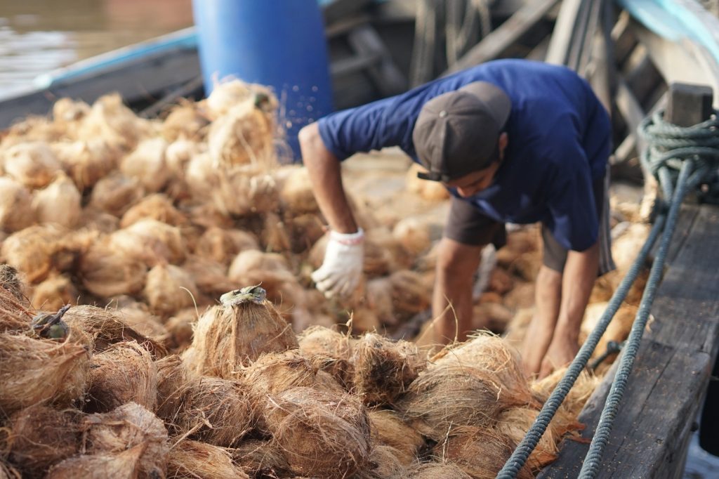 Sambu Group Tetap Beroperasi dan Cari Solusi, Di Tengah Ketidakpastian Pasokan Kelapa